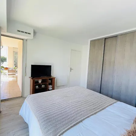 Tres Bel Face Au Port Santa -piscine Apartment Saint-Raphael (Var)