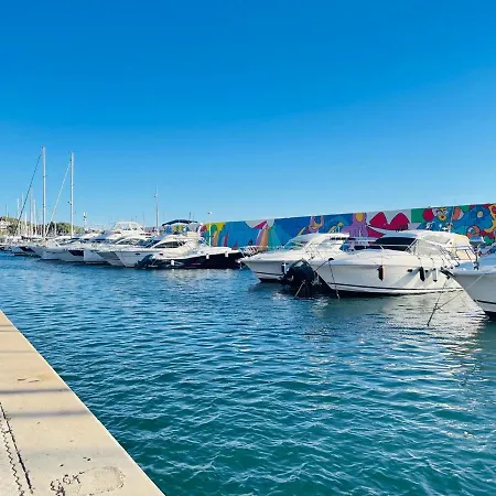 Apartamento Tres Bel Face Au Port Santa -piscine Saint-Raphaël