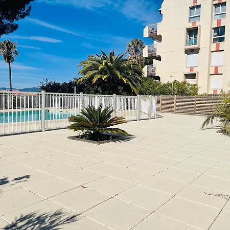 Tres Bel Face Au Port Santa -piscine Apartamento Saint-Raphaël